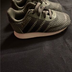 Adidas Sneakers Green/Black Toddler Size 5‎